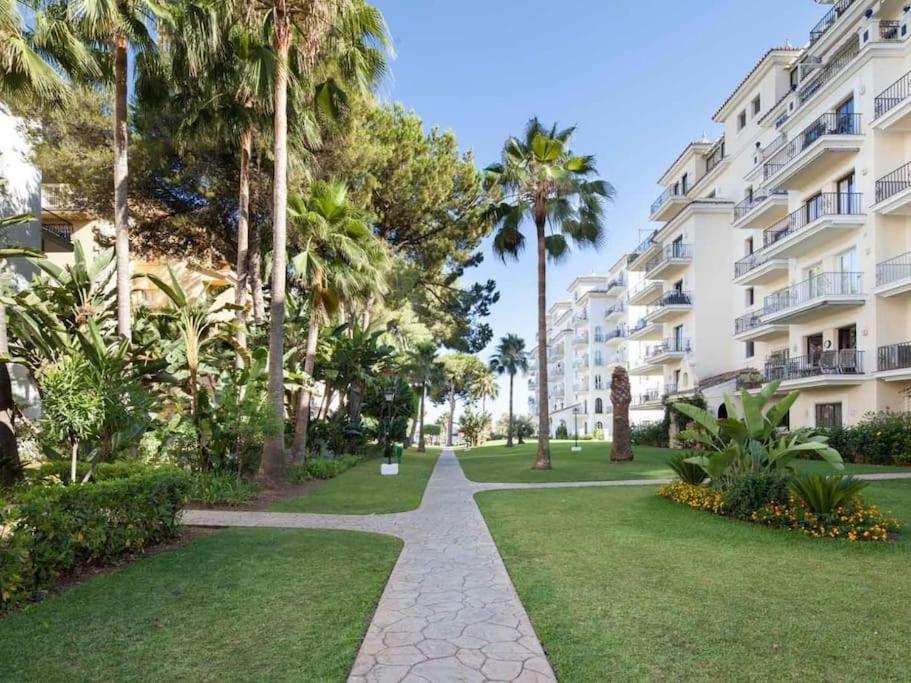 2 Bedroom Apartment, With Sea Views, In Puerto Banus Marbella