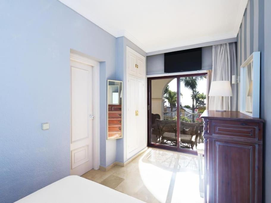 Apartment 2 Bedroom Apartment, With Sea Views, In Puerto Banus Marbella