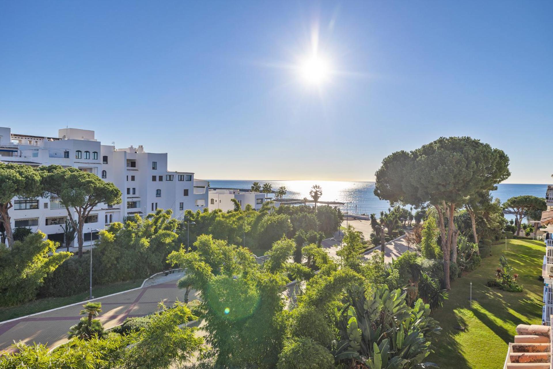 2 Bedroom Apartment, With Sea Views, In Puerto Banus Marbella