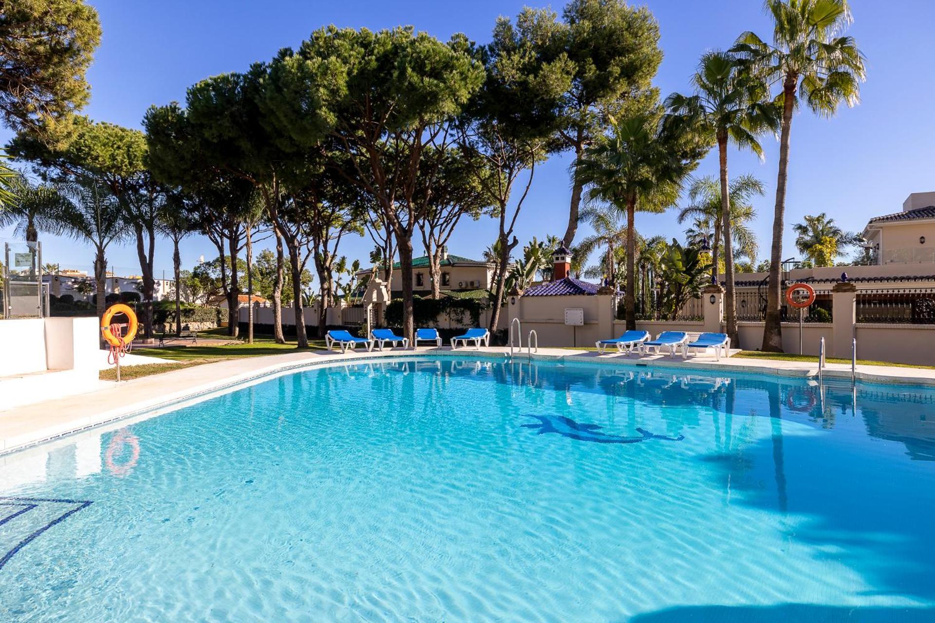 Apartment 2 Bedroom Apartment, With Sea Views, In Puerto Banus