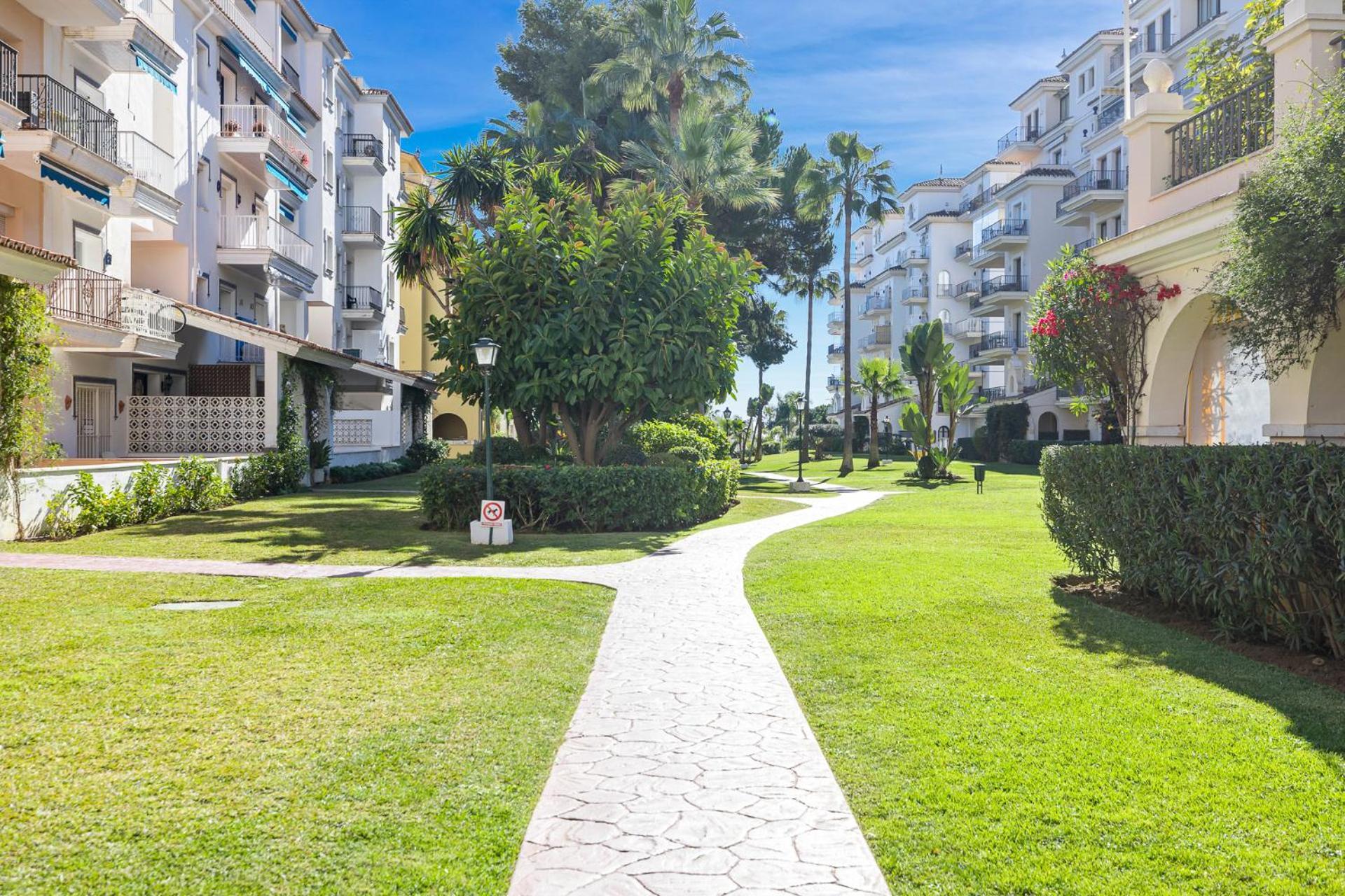 2 Bedroom Apartment, With Sea Views, In Puerto Banus Marbella