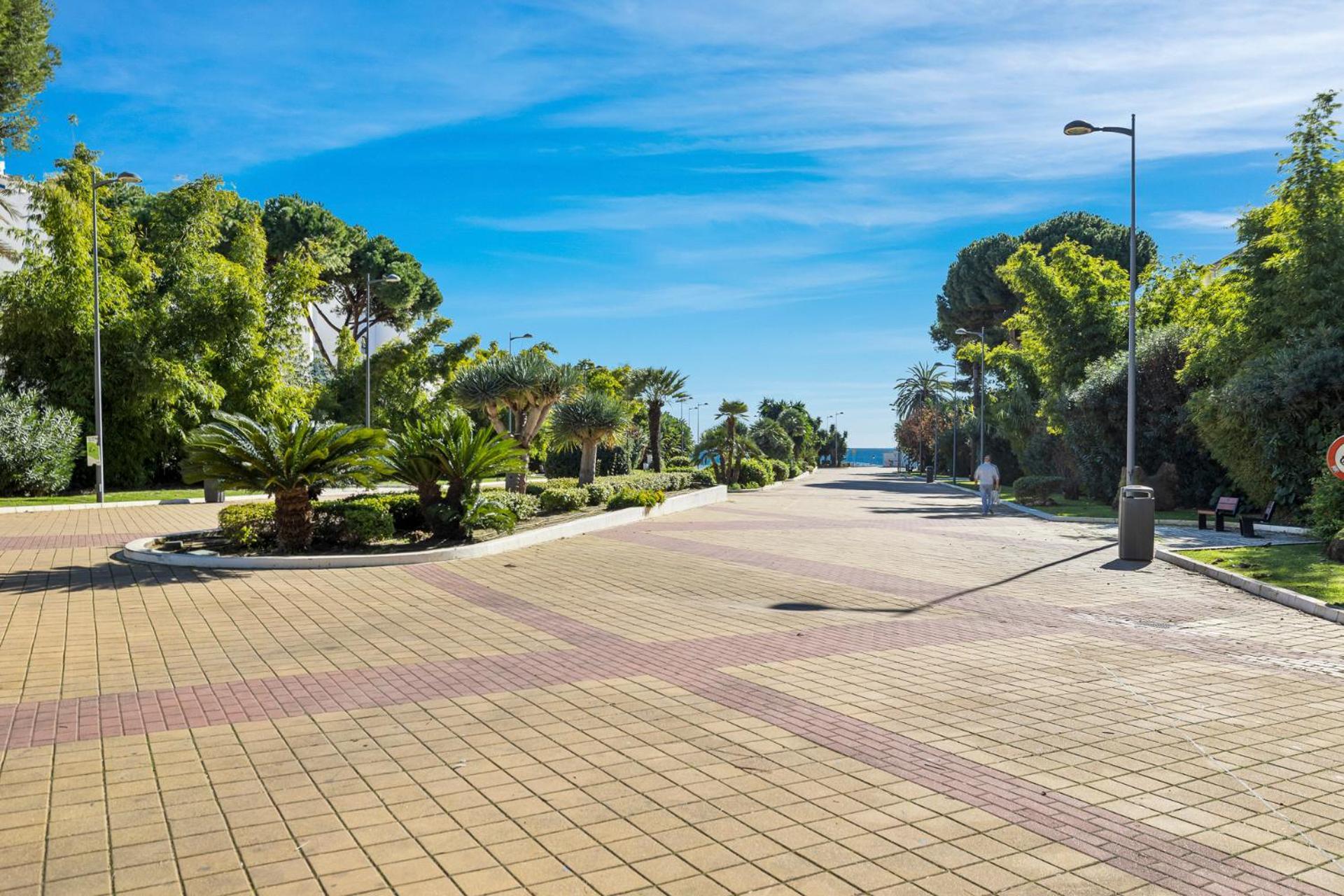2 Bedroom Apartment, With Sea Views, In Puerto Banus * Marbella